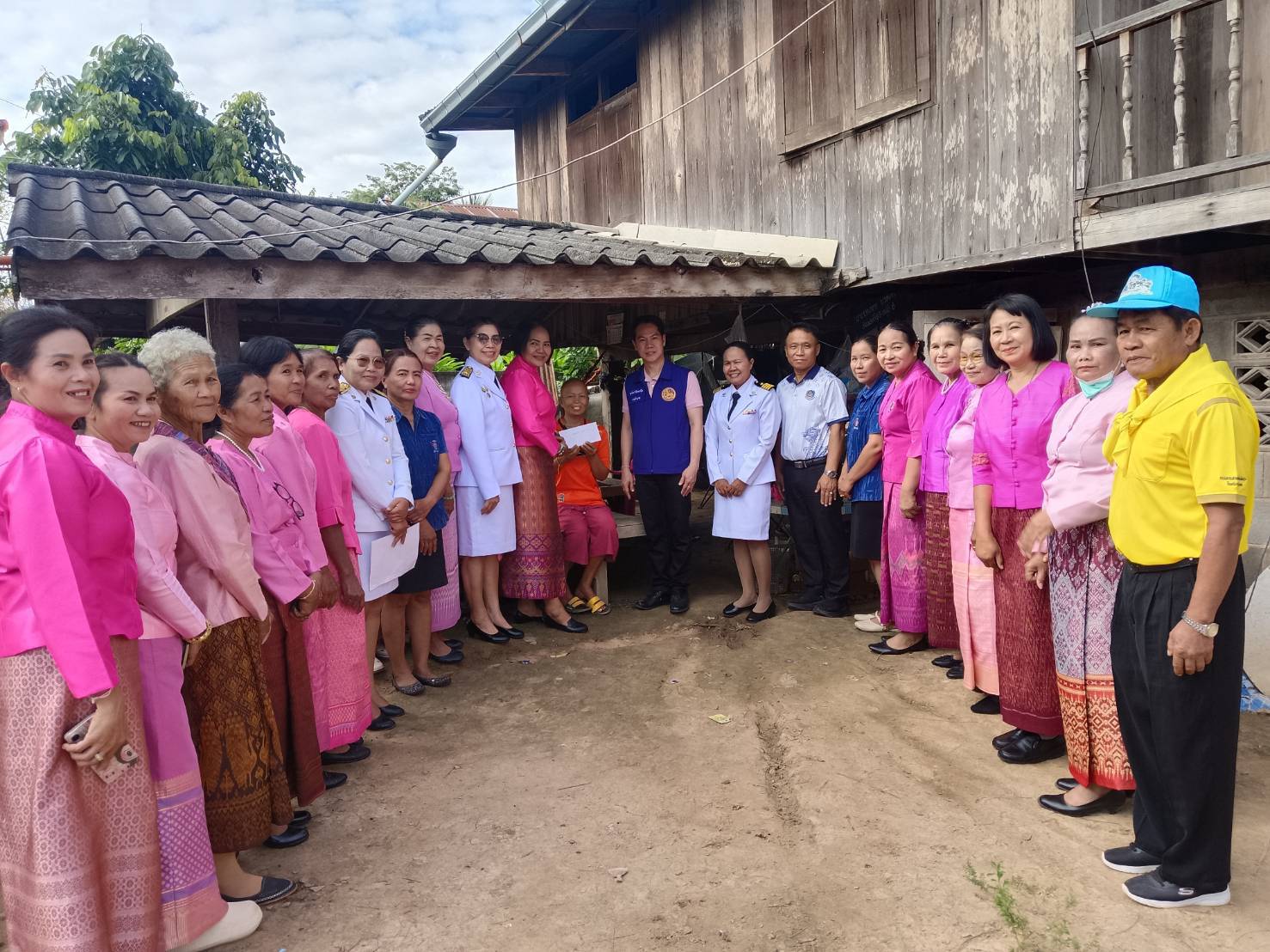 อำเภอเวียงเก่า :  ขับเคลื่อนการขจัดความยากจนฯ ตามโครงการขจัดความยากจนและพัฒนาคนทุกช่วงวัยอย่างยั่งยืนตามหลักปรัชญาของเศรษฐกิจพอเพียง